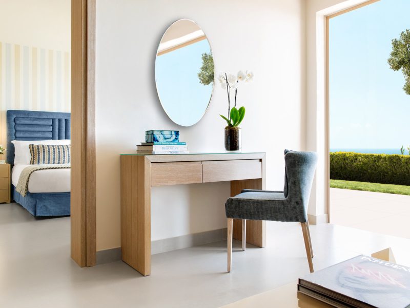 Deluxe one bed room family suite sea view