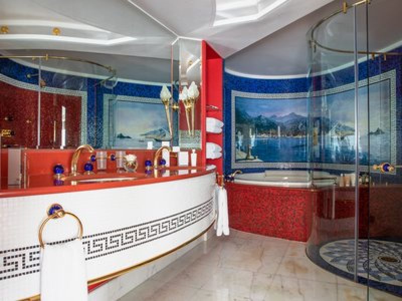 Deluxe Marina Suite